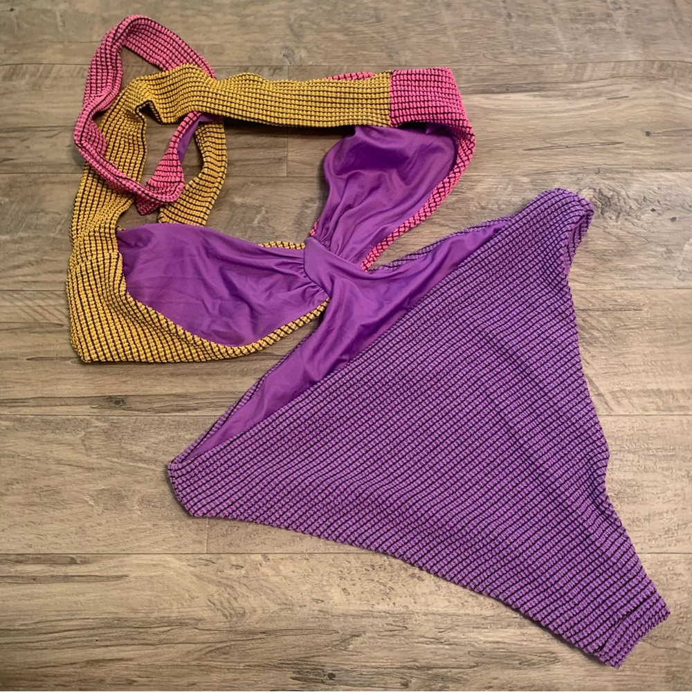 Agua Bendita Malibu Vini One Piece Color Block Swimsuit - Picture 11 of 14